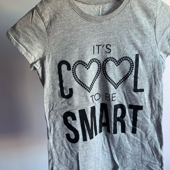 The children’s Place gray T-shirt for girls